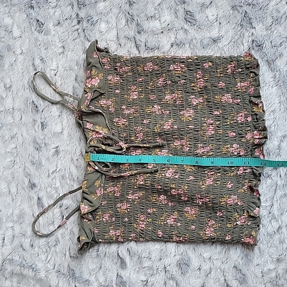 American Eagle Green/Pink Smocked Floral Crop Top, Women's Medium, EUC! - Picture 3 of 6